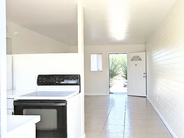 2602 N 14th Ave — Photo 13
