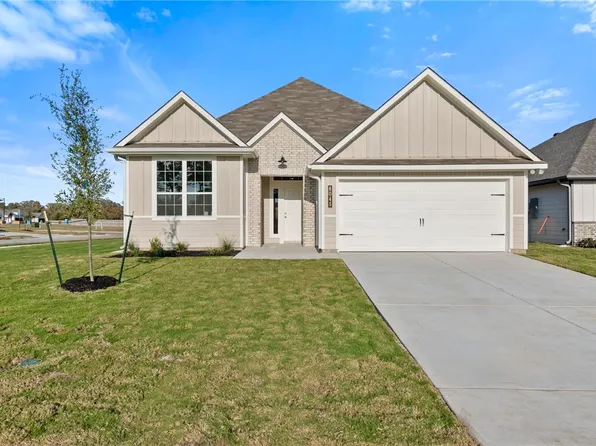 6045 Badger St, Bryan, TX 77807