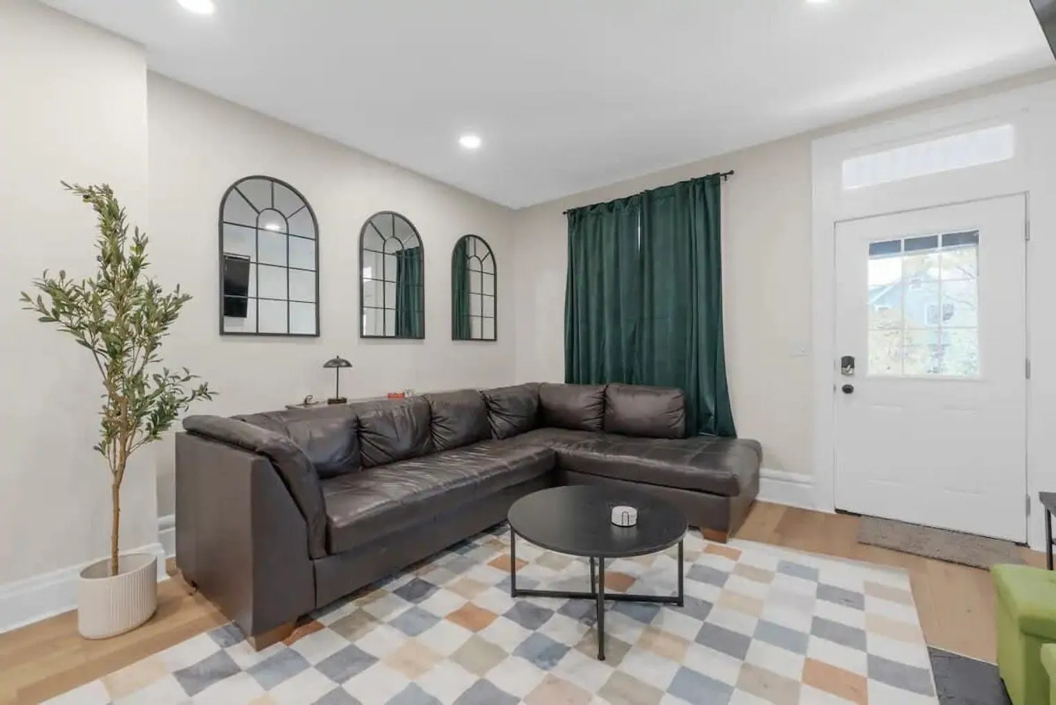 3 bed, 3.0 bath, 1593 sqft, $4,456 — Photo 1