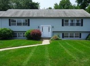 35 Founders Vlg, Clinton, CT 06413