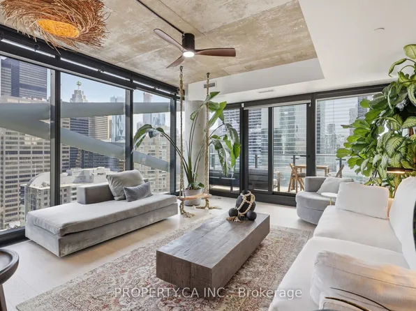 224 King St W #1904, Toronto, ON M5H 0A6