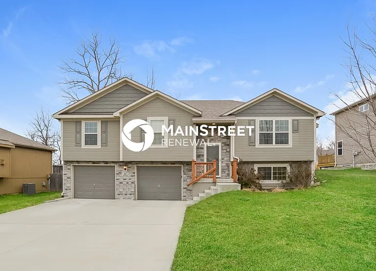 805 Emerson Dr — Photo 1