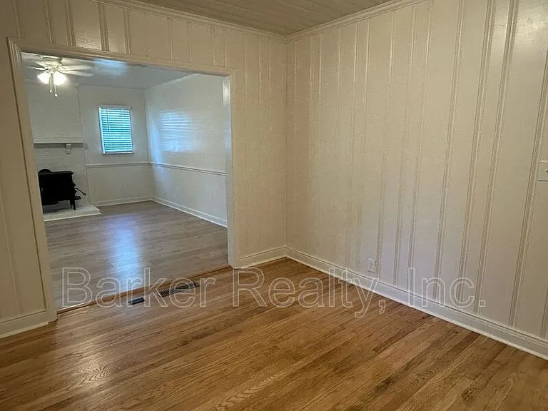 5726 Fayetteville Rd — Photo 4