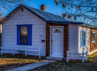 208 3rd St E, Roundup, MT 59072