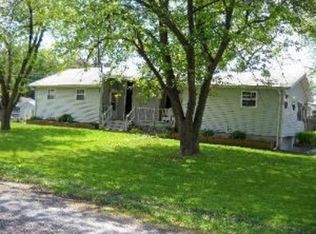 420 Manor Pl, Aurora, IL 60506