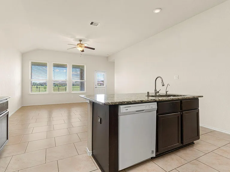 23607 Legano Dr — Photo 18