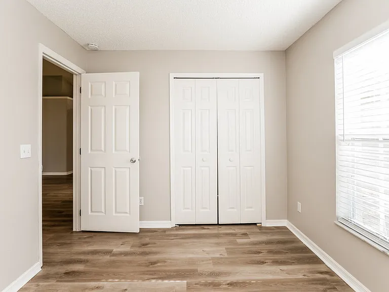466 Valencia Place Cir — Photo 12