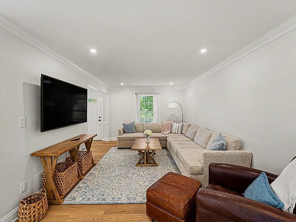5th image of 5605 Knollwood Rd