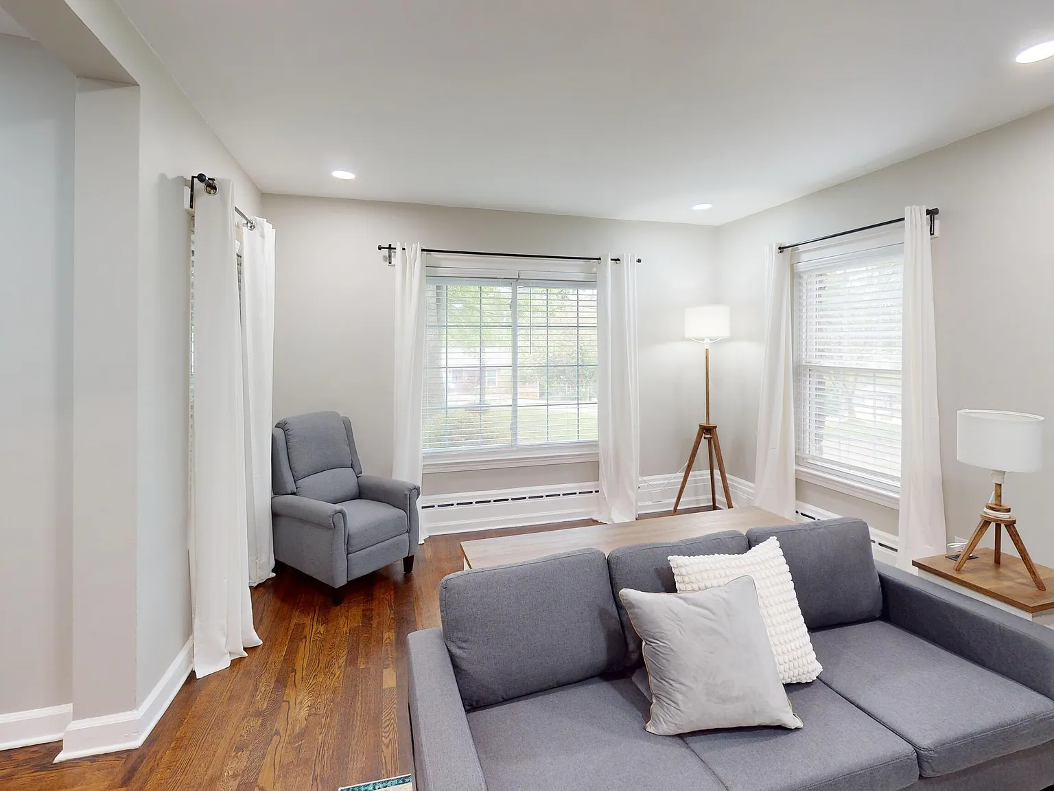 4 bed, 2.5 bath, $6,026 — Photo 4