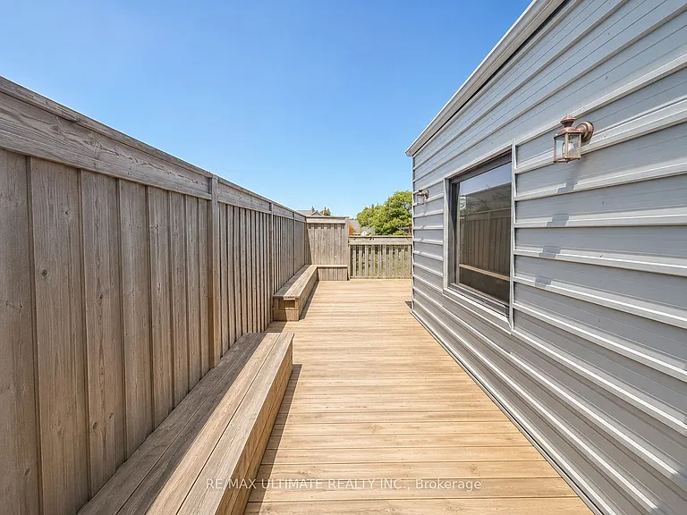 702 Queen St W #2 — Photo 13