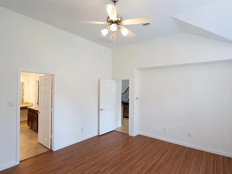 6119 Lakenshire Falls Ln — Photo 17