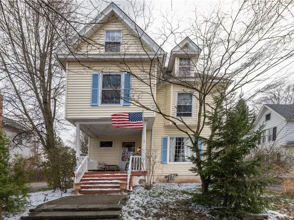 31 Brockway Pl, Brockport, NY 14420
