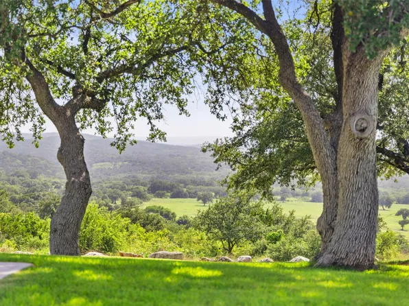 4529 Ranch Road 3347, Round Mountain, TX 78663