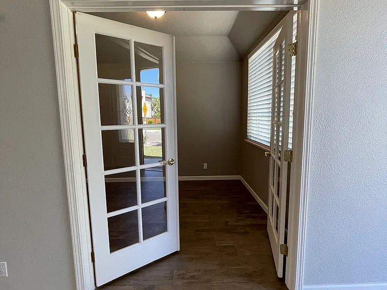 1246 Poppy Hills Ln — Photo 5