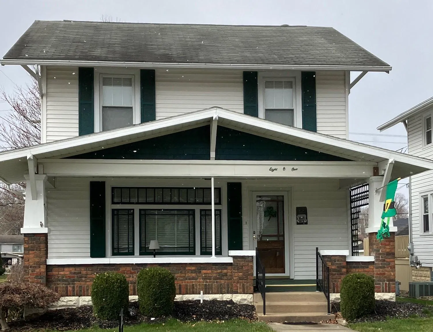 3 bed, 1.5 bath, 2373 sqft, $1,300 — Photo 2