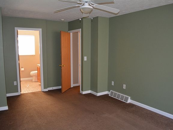 Master Suite - 19x12 