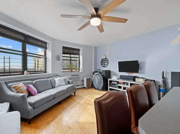 1814 Saint Johns Place B4 image 2 of 26