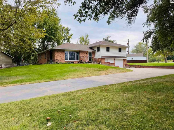 2522 E 44th Ave, Hutchinson, KS 67502