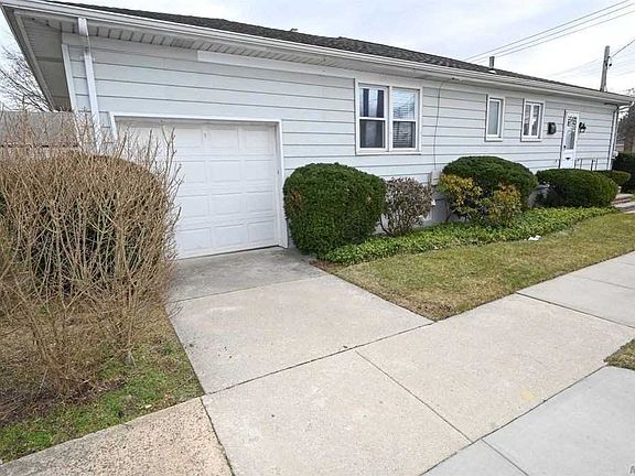 2nd image of 1786 Atherton Ave