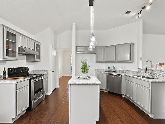 3rd image of 1764 Gentry St