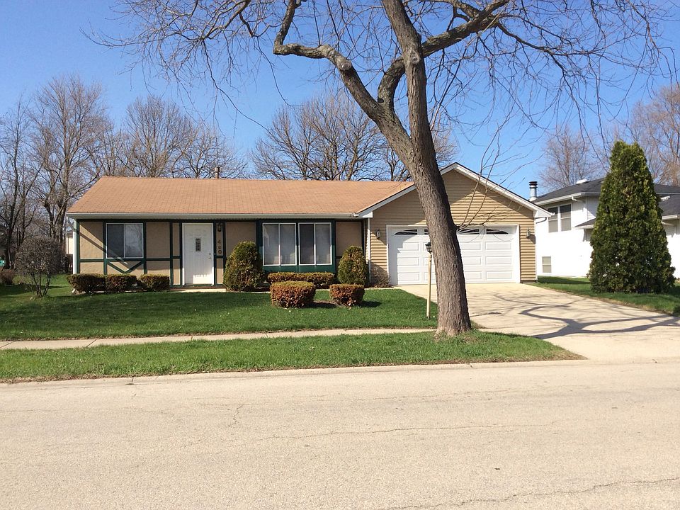 1st image of 450 Winterwood Dr