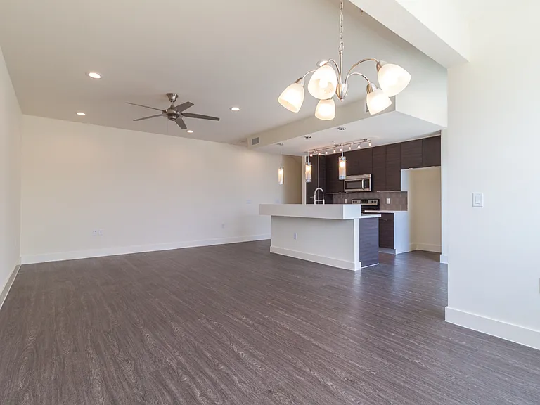 604 N Bluff Dr #245 — Photo 9