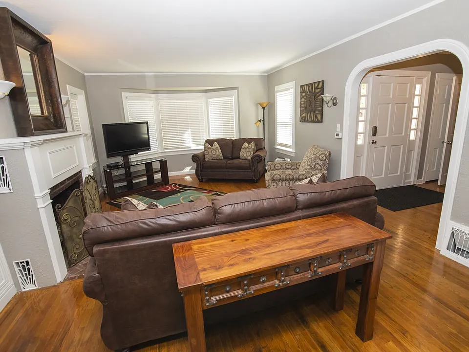 335 N Gregg Ave #A