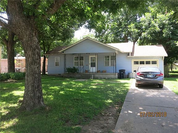 2nd image of 218 W 9th St