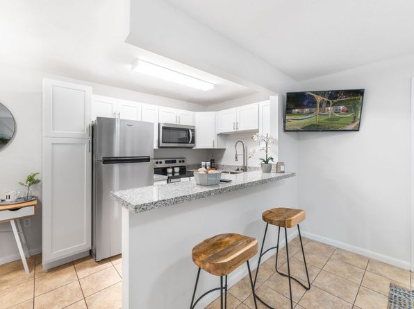 3751 SW 20th Ave Unit 151