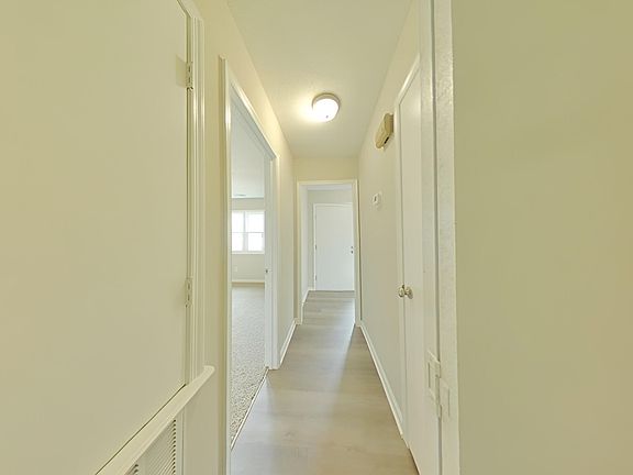 3rd image of 43 Redbud Ct