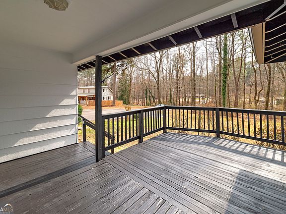 5th image of 80 Northwoods Rd