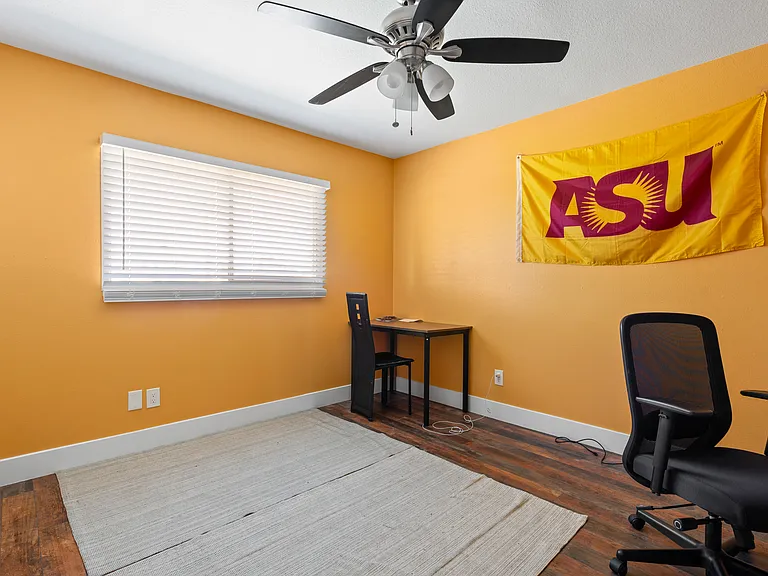 3905 S Elm St — Photo 12