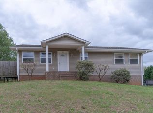 2160 Harper Rd, Clemmons, NC 27012