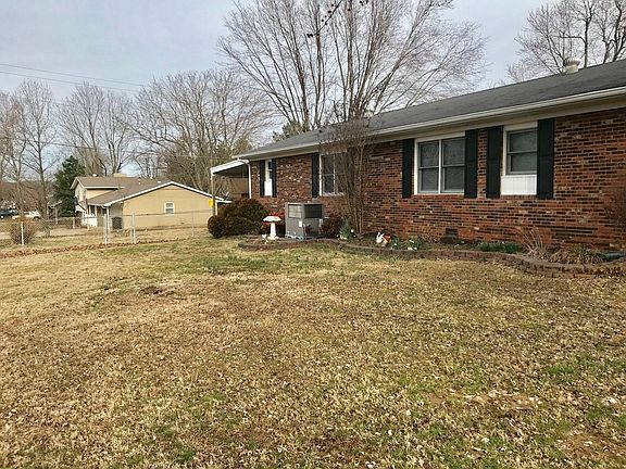 2nd image of 975 Chickasaw Dr