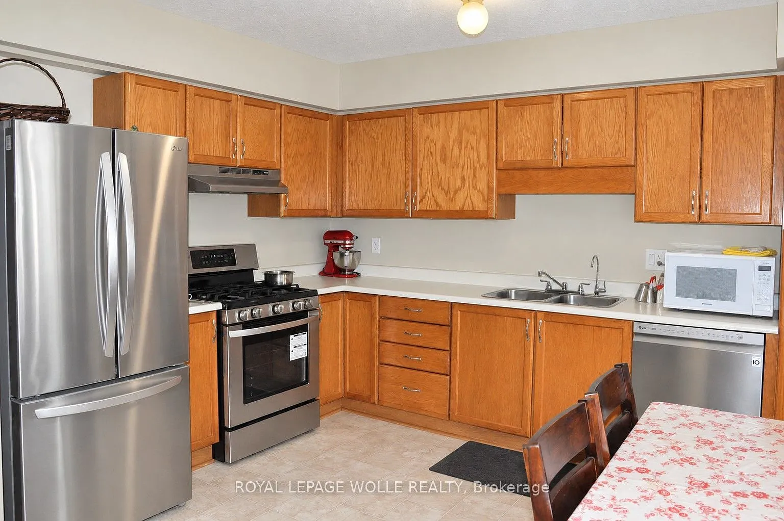 3 bed, $2,750 — Photo 3