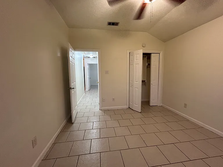 5230 Findlay Dr — Photo 10
