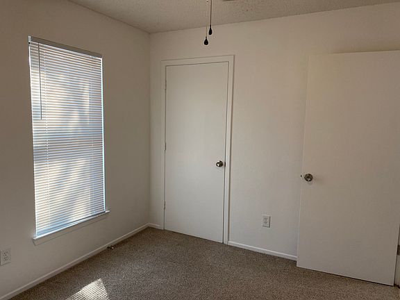 4th image of 2821 Blum St