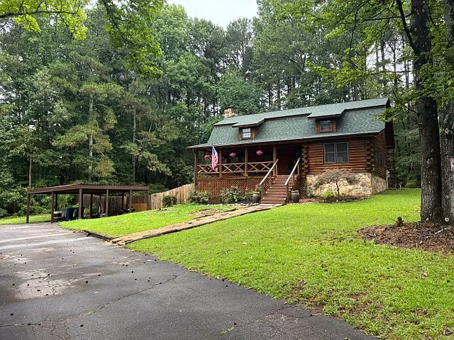 2805 Old Fountain Rd — Photo 4