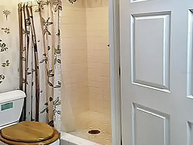 2227 Rose Ln — Photo 14