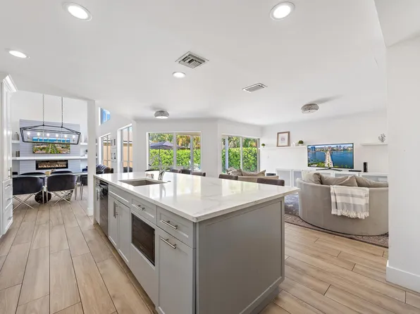 10101 Oak Bark Lane, Palm Beach Gardens, FL 33410