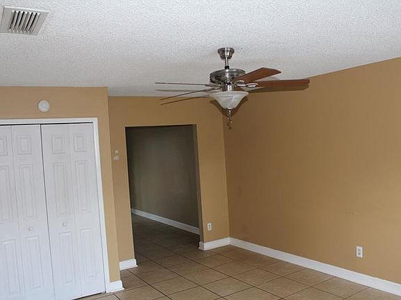 3rd image of 1304 Park Villa Pl