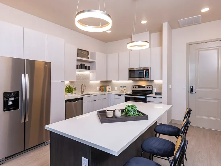 Zeta Luxury Apartments — Photo 5