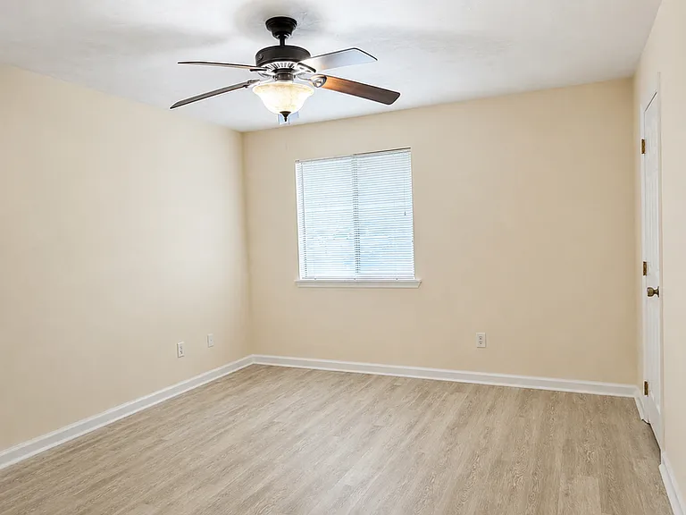 3207 Shamrock St E #18 — Photo 9