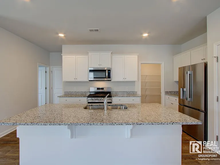 113 Hillsford Ln — Photo 8
