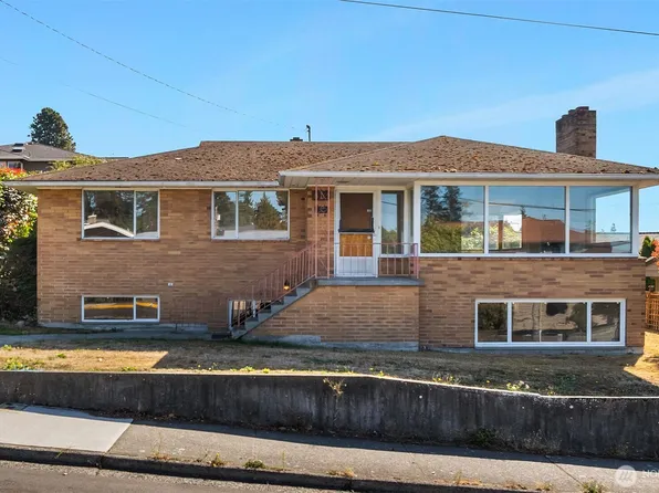 812 Main Street, Edmonds, WA 98020