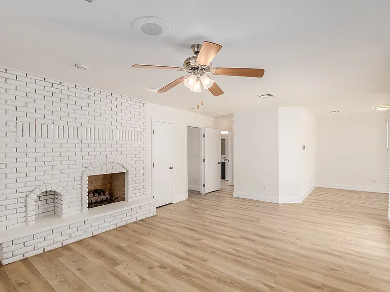 861 Vegas Valley Dr — Photo 22
