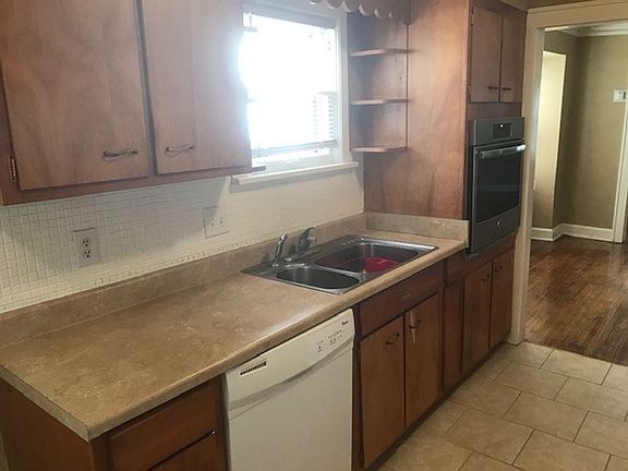 4th image of 1204 W 48th St