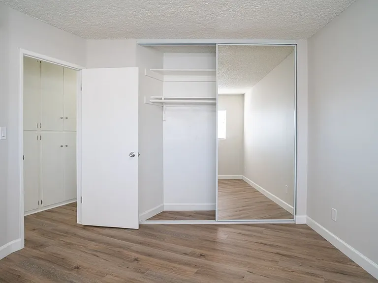 10725 Acama St — Photo 15