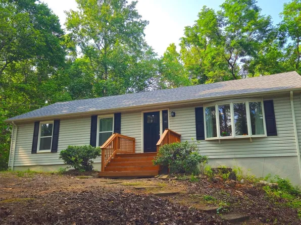 208 Mountain Lake Dr, Front Royal, VA 22630