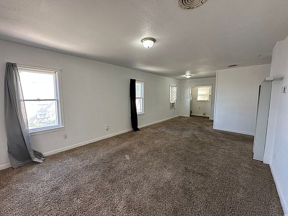 2nd image of 1815 Ross St